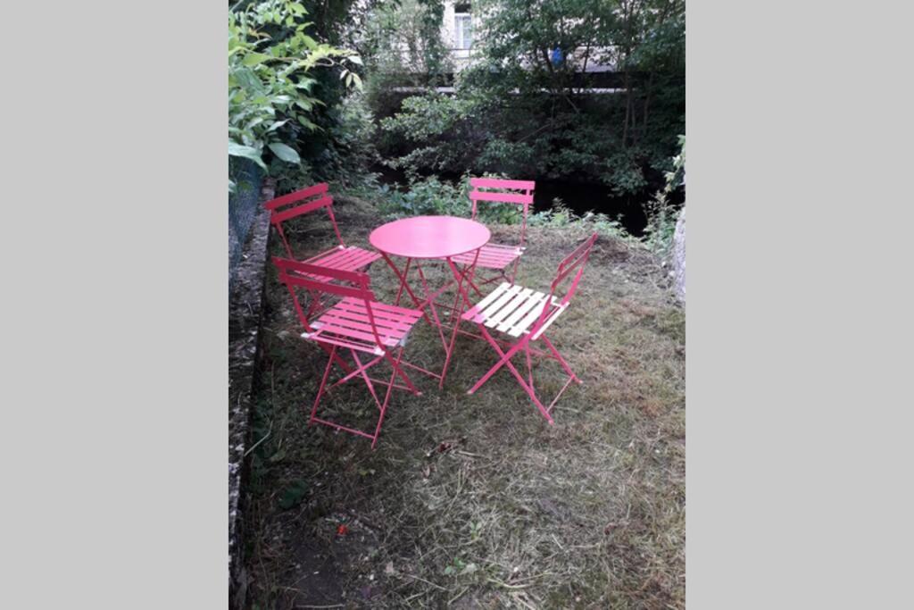 Loft Haut De Gamme Centre Montargis, Place De Parking, Local A Velos, Linge De Lits Et Serviettes, Coin Riviere Amenage, Hamac, Epicerie, Velos En Option, Tout Confort Jusqu'A 4 Voyageurs Eksteriør bilde
